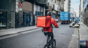 financialounge - Bookdealer Delivery Feltrinelli librerie Rider