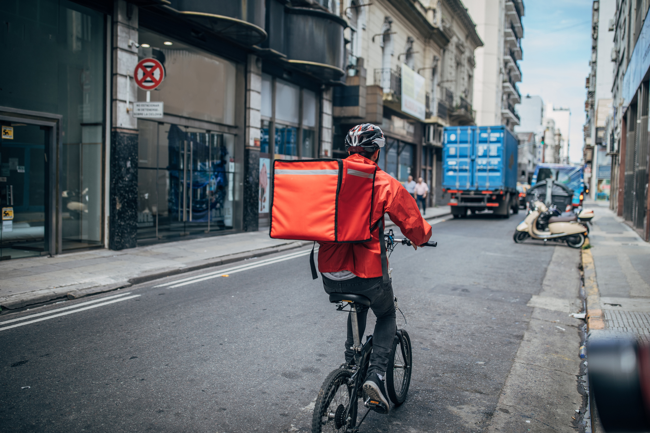 financialounge -  Bookdealer Delivery Feltrinelli librerie Rider