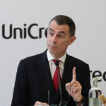 La resa dei conti in casa Unicredit, <br />ecco perché il titolo è sotto pressione