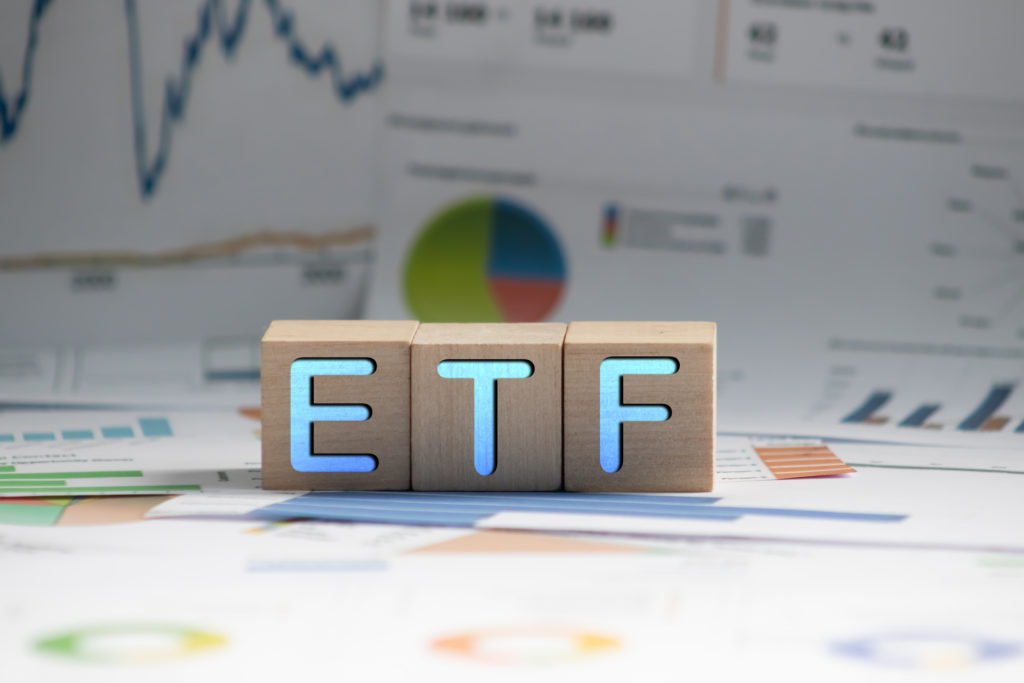 financialounge -  Amundi azioni ETF investitori investment grade obbligazioni portafoglio replica fisica Spese correnti