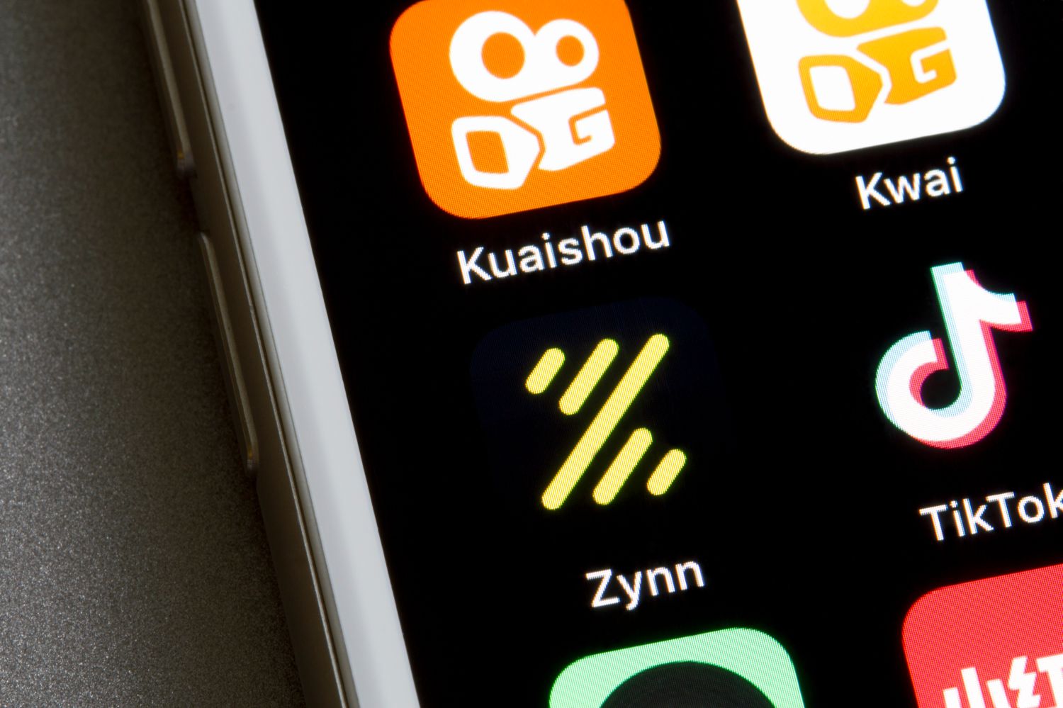 financialounge - IPO Kuaishou. app smart social TikTok