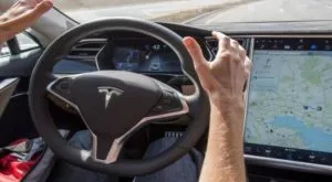 financialounge - auto elettrica samsung Smart Life Tesla