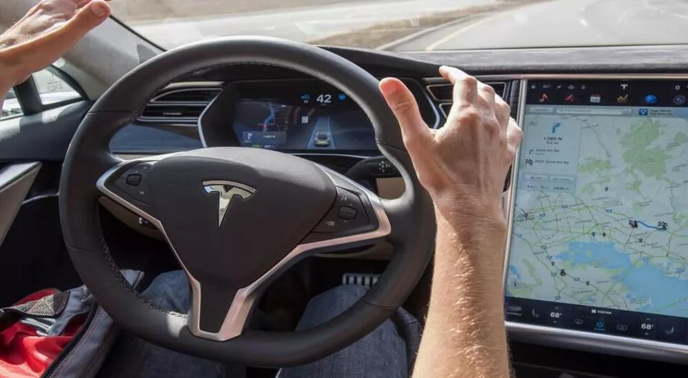 financialounge - auto elettrica samsung Smart Life Tesla