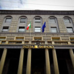Trimestre super per Intesa Sanpaolo: <br />titolo su in Borsa, confermati i dividendi