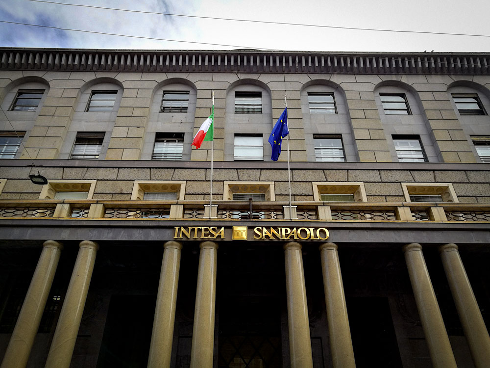 financialounge -  banche italiane Intesa Sanpaolo Piazza Affari trimestrali