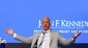 financialounge - Elon Musk Jeff Bezos ricco Space X