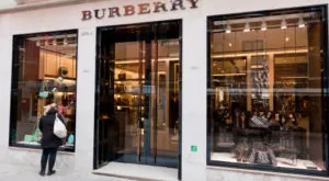 financialounge -  Adidas Better Cotton Initiative Burberry cina H&M Honor of Kings marchio moda nike ONU Pechino Regno Unito Tartan Uiguri Xinjiang Zhou Dongyu