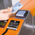 Cambia il biglietto dei mezzi pubblici, entro fine 2021 si pagherà a bordo con carta o smartphone