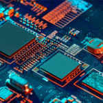 Ecco perché se scarseggiano i microchip circolano meno auto