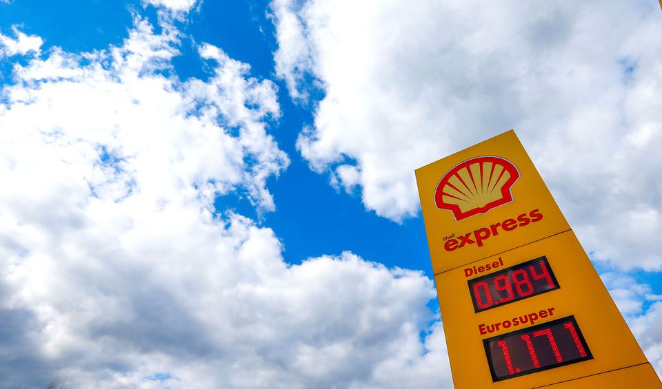 financialounge -  BlackRock ESG Exxon finanza sostenibile petrolio shell transizione energetica