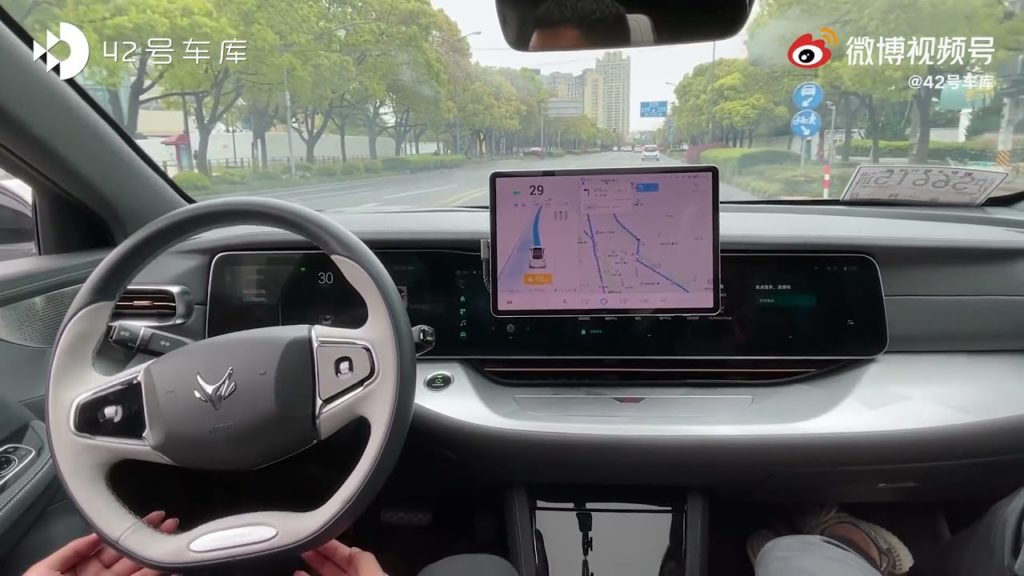 financialounge -  auto a guida autonoma auto elettrica Huawei Smart Life