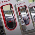 Entro la fine dell’anno Tesla aprirà a tutti le sue stazioni di ricarica