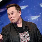 Il bonus da 56 miliardi di dollari di Elon Musk finisce in tribunale