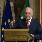 Il presidente della Consob Savona: ”Democrazia in crisi, viviamo in una dittatura”