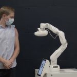 Dal Canada arriva il robot vaccinatore automatizzato che non usa l’ago