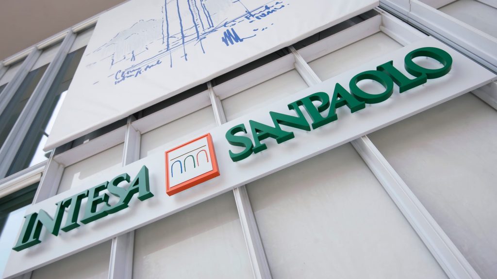 financialounge -  banche italiane economia Intesa Sanpaolo lavoro