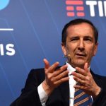 Tim, l’ad Luigi Gubitosi lascia il comando