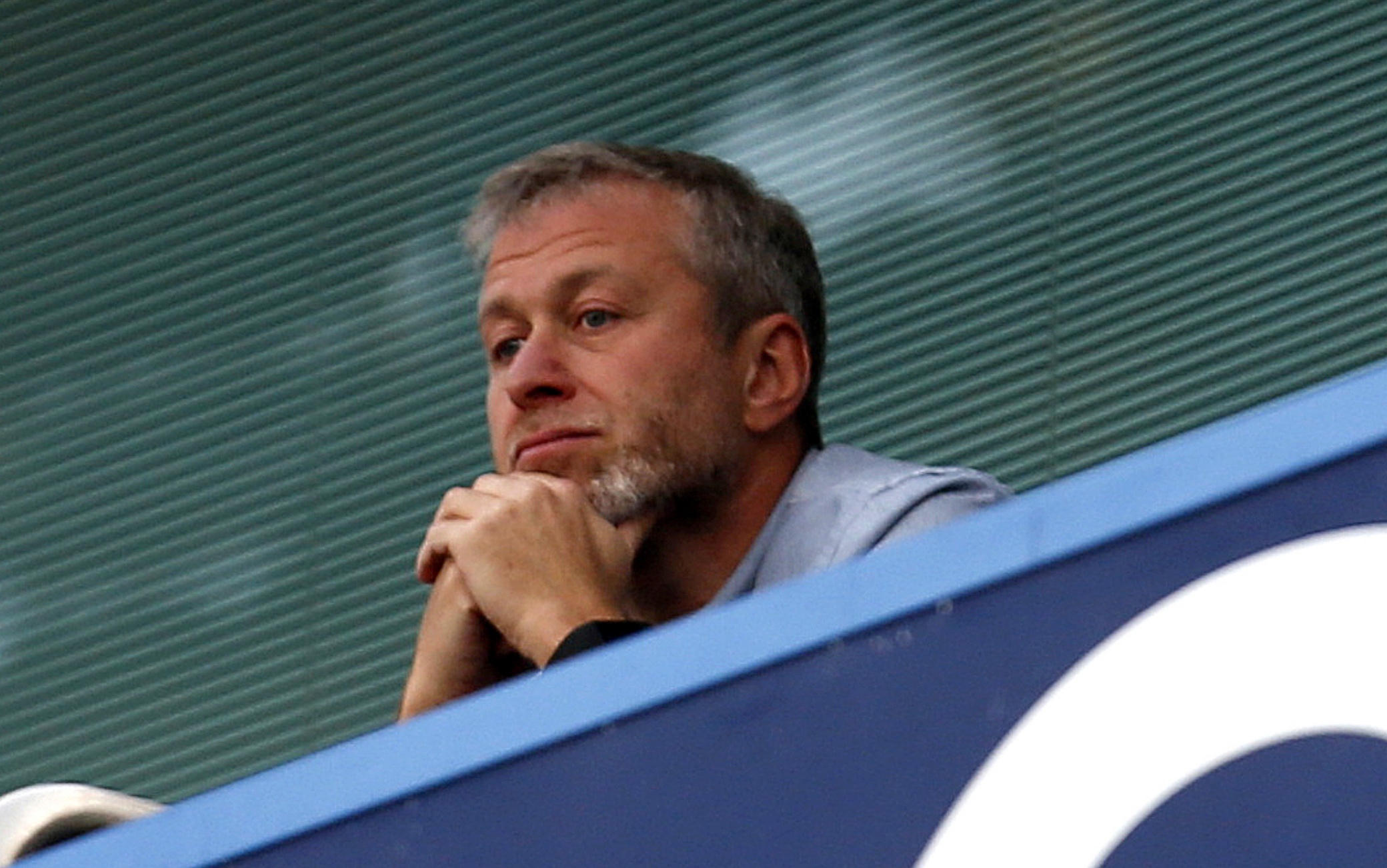 Oligarchi in fuga, Abramovich vende tutte le sue proprietà a Londra