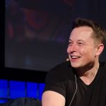 Effetto Twitter su Tesla, Elon Musk vende azioni per 4 miliardi e il titolo crolla a Wall Street