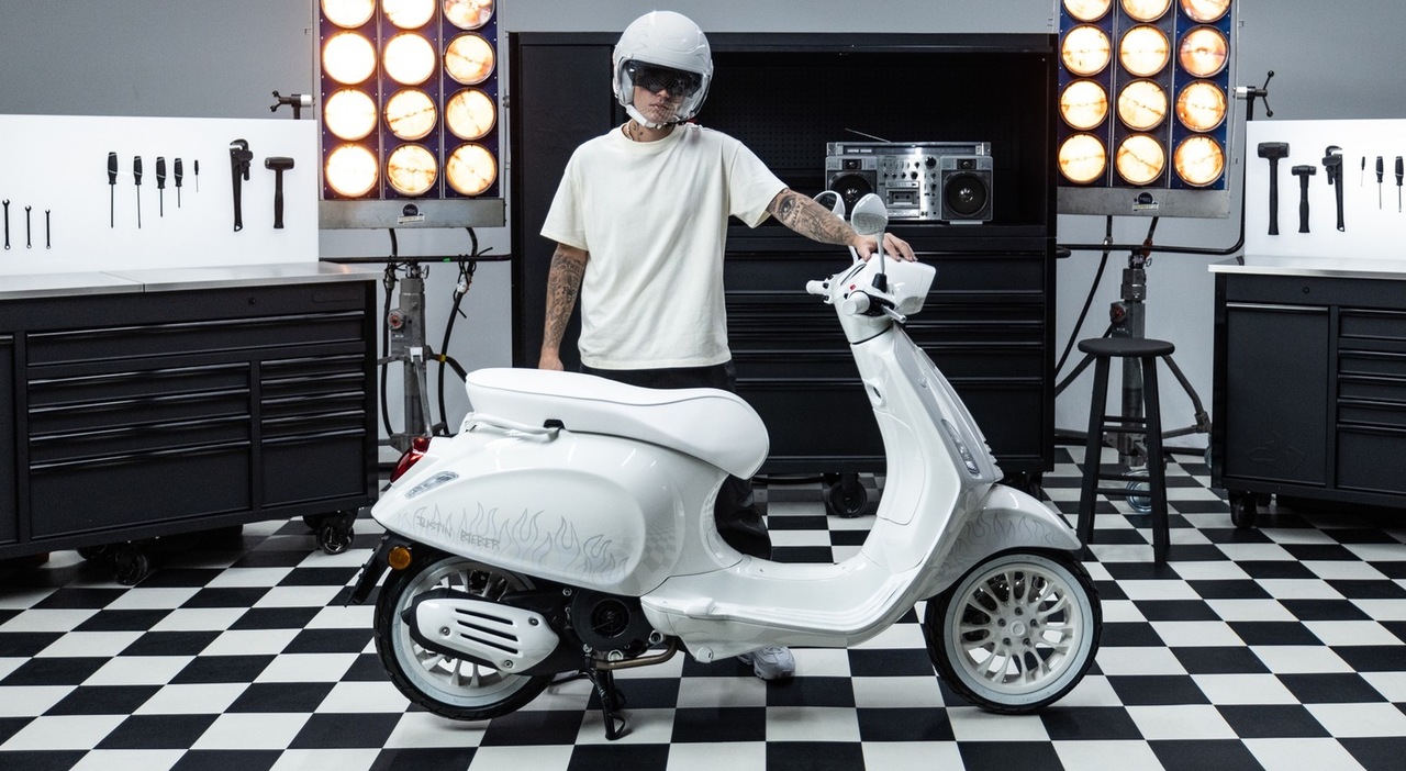 financialounge -  Justin Bieber Justin Bieber X Vespa piaggio Vespa