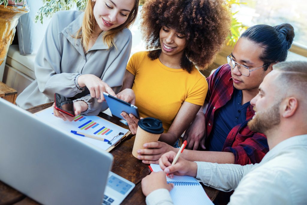financialounge - giovani Invesco mid millenial millenials millennial studenti Z Tribe