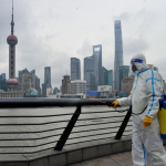 La Cina cambia la strategia anti Covid ma la strada della ripresa resta accidentata