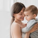 Bonus mamme disoccupate da 1.800 euro: ecco come averlo
