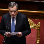 Fiducia passa ma senza Lega e Fi, cade il governo Draghi. Piazza Affari in rosso (-1,6%)