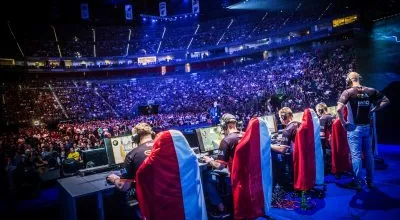 financialounge -  Esport finanza Smart Life