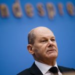 Il cancelliere tedesco Scholz: “Non c’è ragione di inquietarsi per Deutsche Bank”
