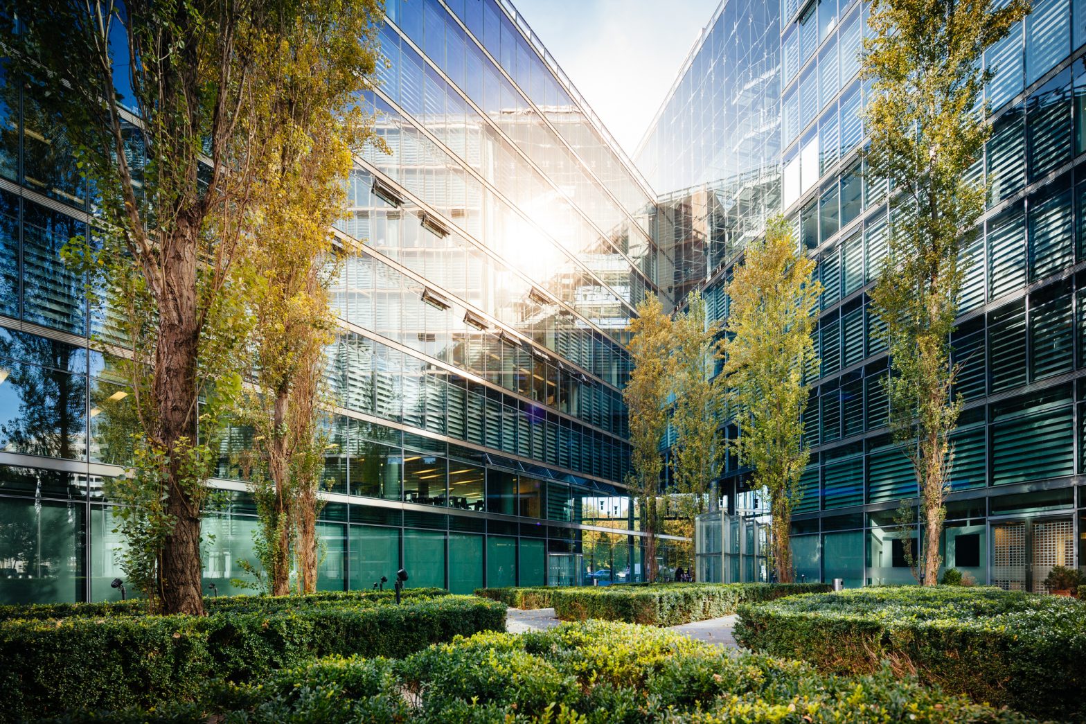 financialounge -  Allianz Global Investors Antje Stobbe ESG Matt Christensen proxy voting