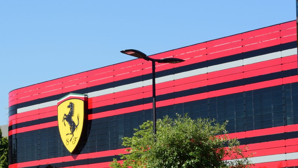 Ferrari accelera in discesa (-5%) nonostante i buoni conti trimestrali