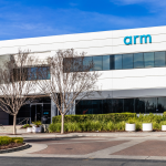 Arm debutta a Wall Street: valutazione di 54,5 miliardi di dollari, è l’Ipo più grande del 2023