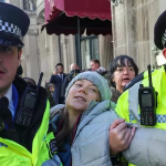 Greta Thunberg arrestata a Londra durante le proteste contro le compagnie petrolifere