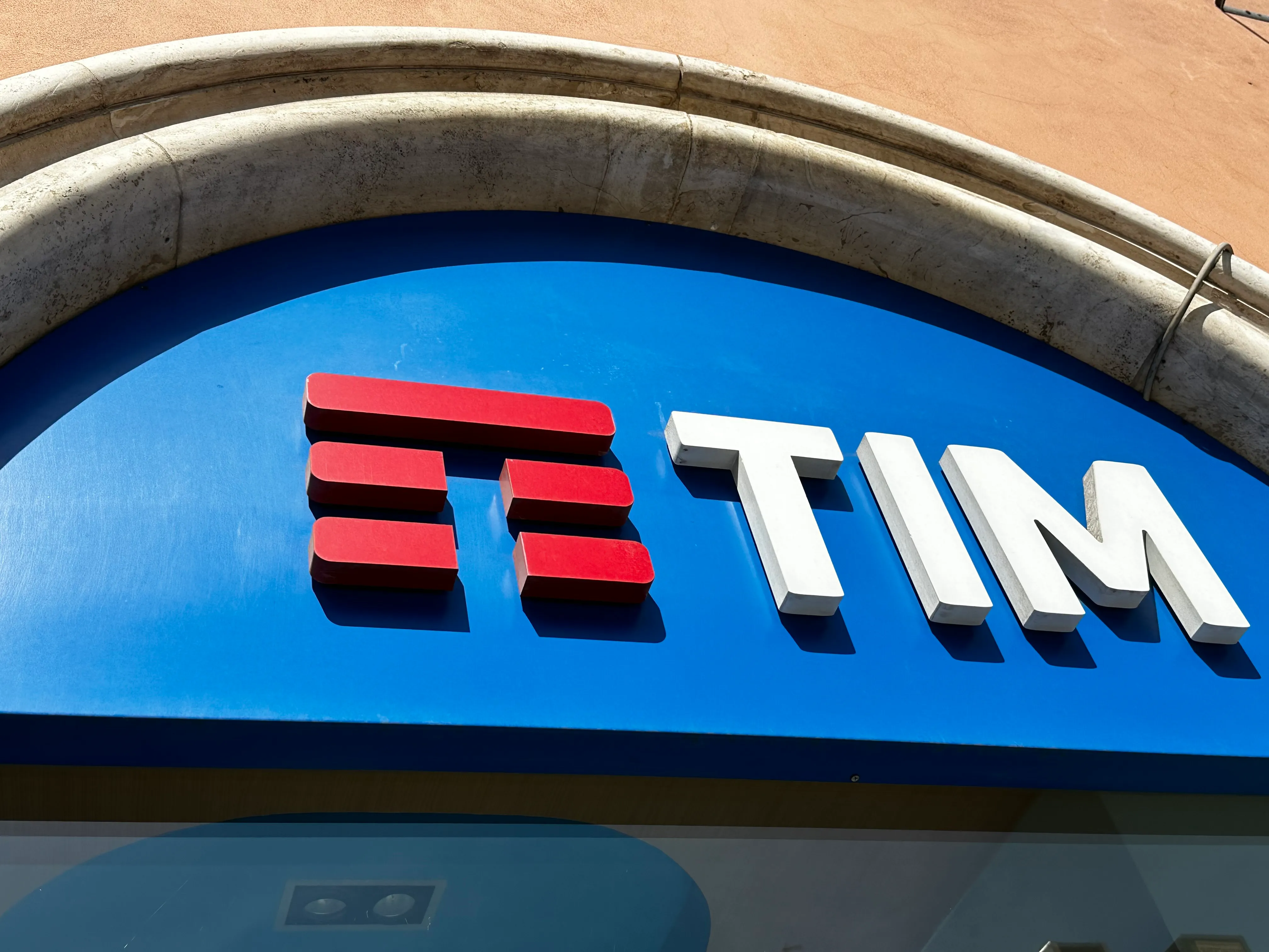 financialounge -  economia Kkr Netco Telecom Italia