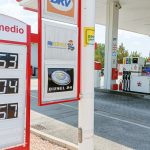 Benzinai, niente più obbligo di esporre i prezzi medi del carburante