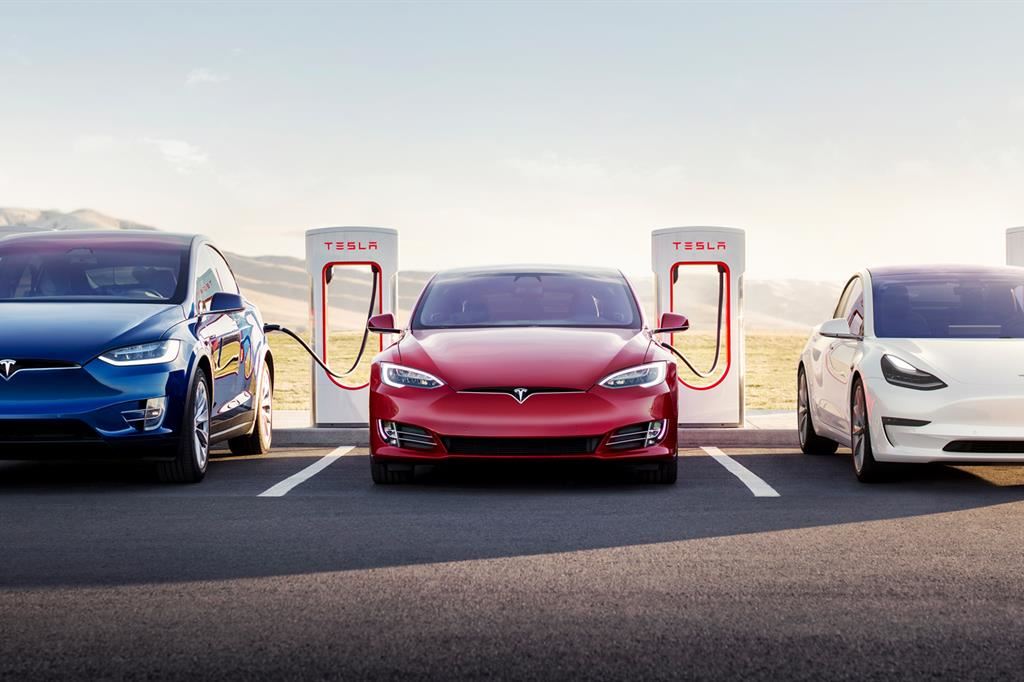 financialounge -  auto elettrica byd Redwood Tesla