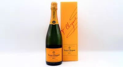 financialounge - champagne finanza Lidl LVMH Ue Veuve Clicquot