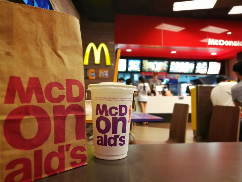McDonald’s e Coca Cola non temono la crisi: utili in crescita nel primo trimestre 2024