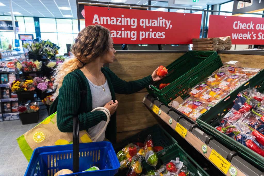Inflazione inglese in calo al 2,3% ad aprile