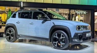 financialounge - auto elettriche cinesi byd crisi dell'automotive Leapmotor renault 4 Salone dell'auto Stellantis