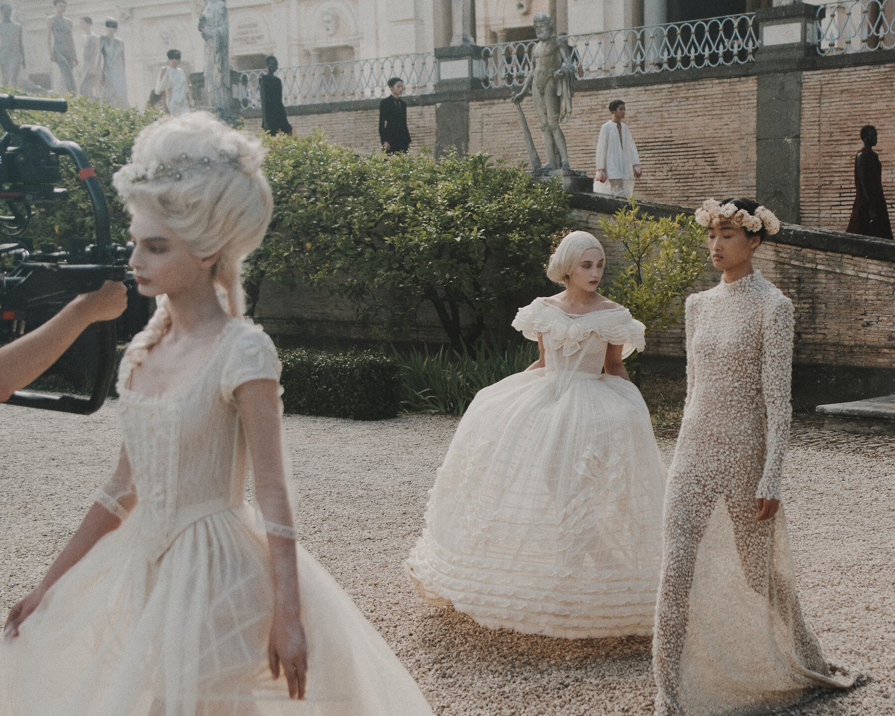 financialounge -  Cruise 2026 Dior LVMH Maria Grazia Chiuri sfilata Villa Albani Torlonia