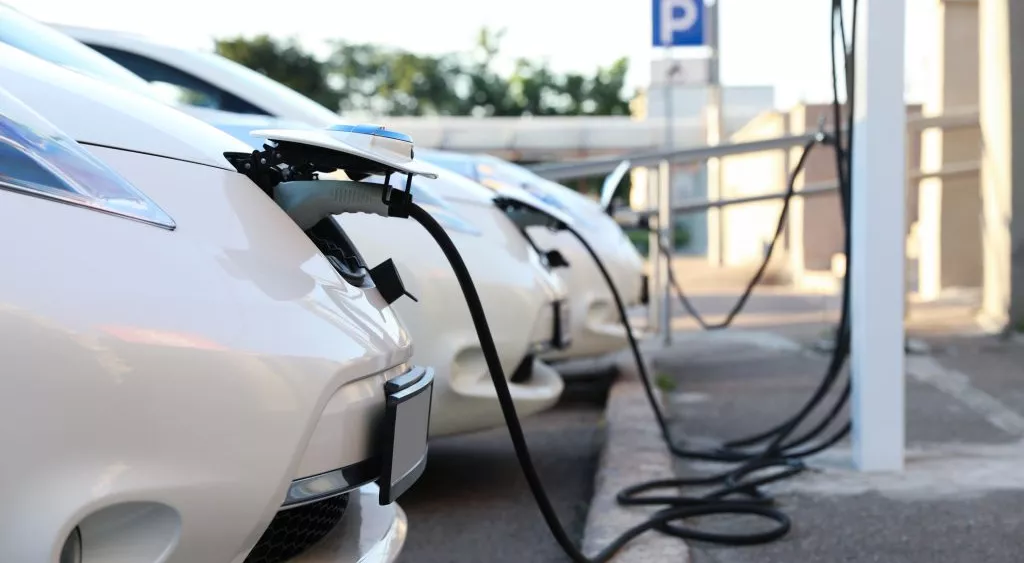 financialounge - auto elettriche economia ESG green economy transizione energetica