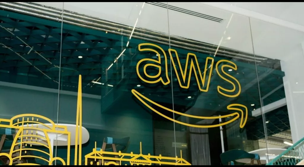 financialounge -  Amazon economia OpenAI