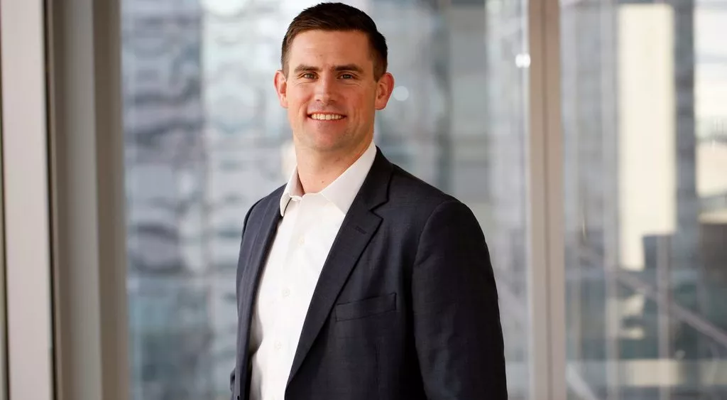 financialounge -  Alex Behm enture Growth Evergreen wellington management